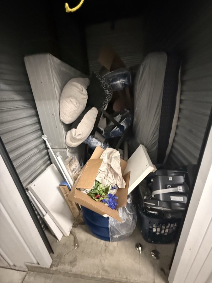 5 x 10 storage unit in Rancho Cucamonga, CA