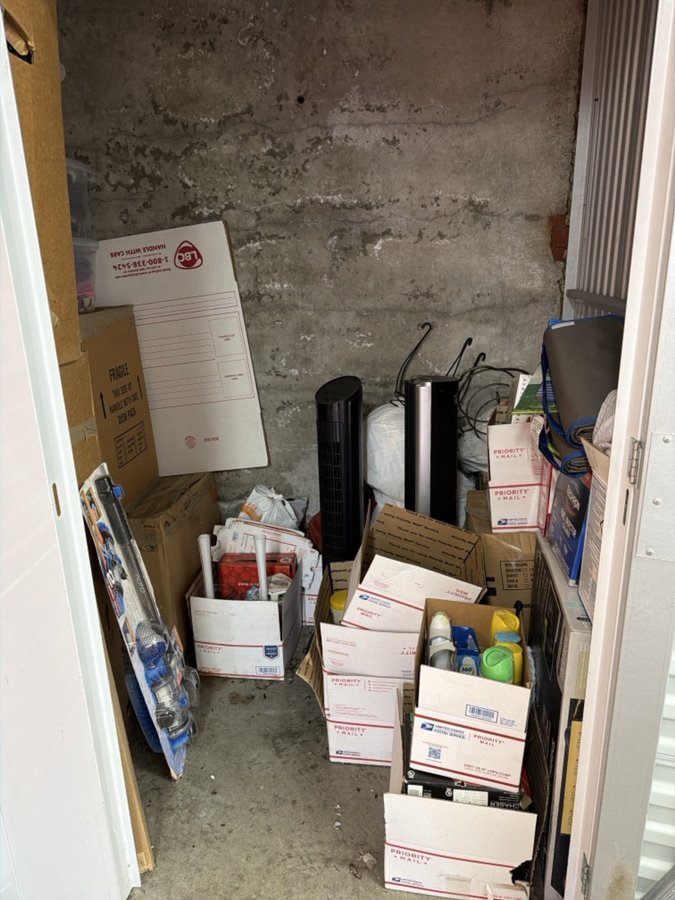 10 x 5 storage unit in San Leandro, CA
