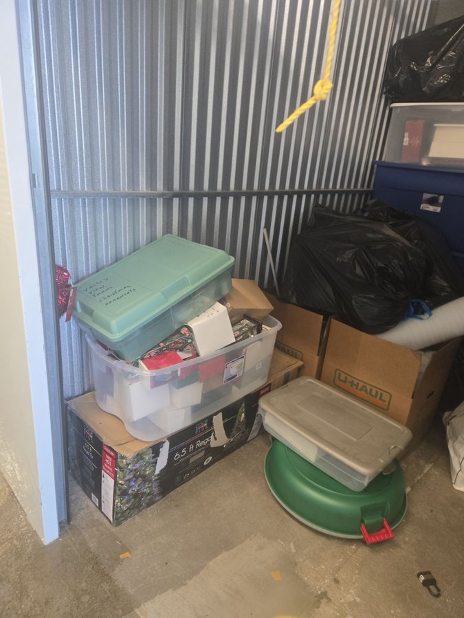 7 x 10 storage unit in Baltimore, MD
