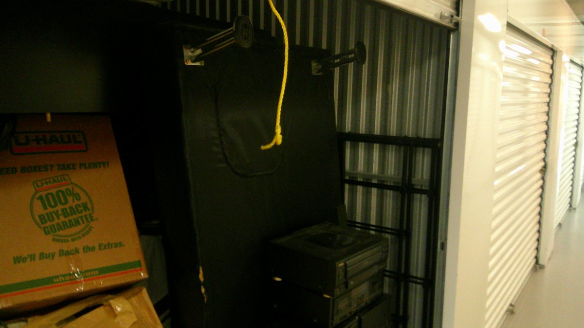 10 x 10 storage unit in Miami, FL