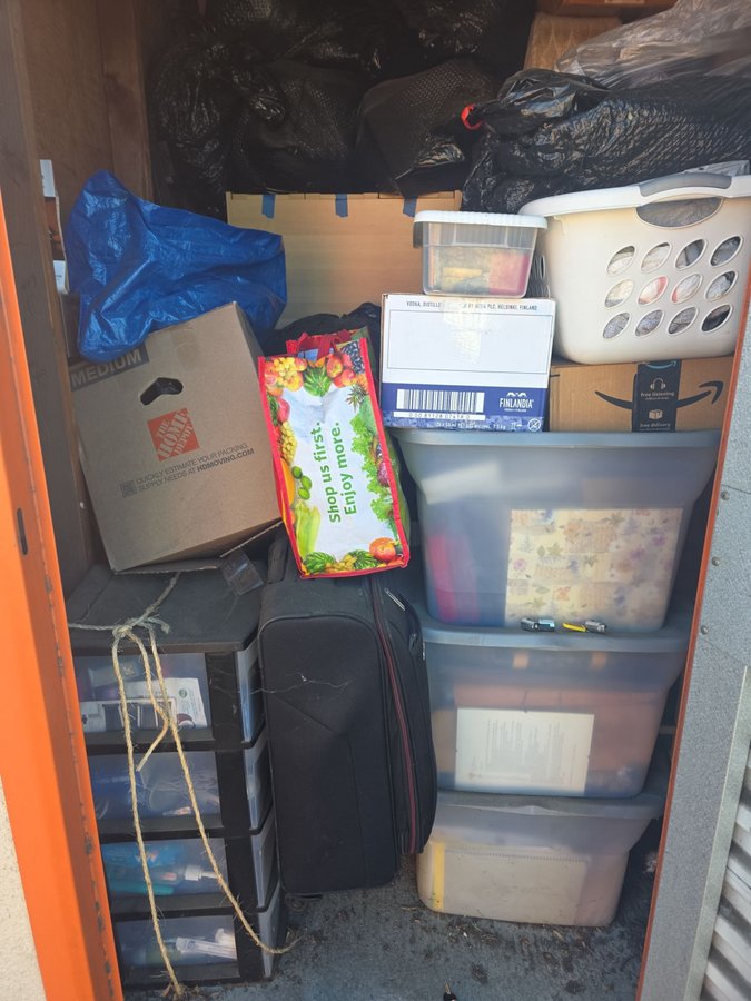 5 x 10 storage unit in San Carlos, CA