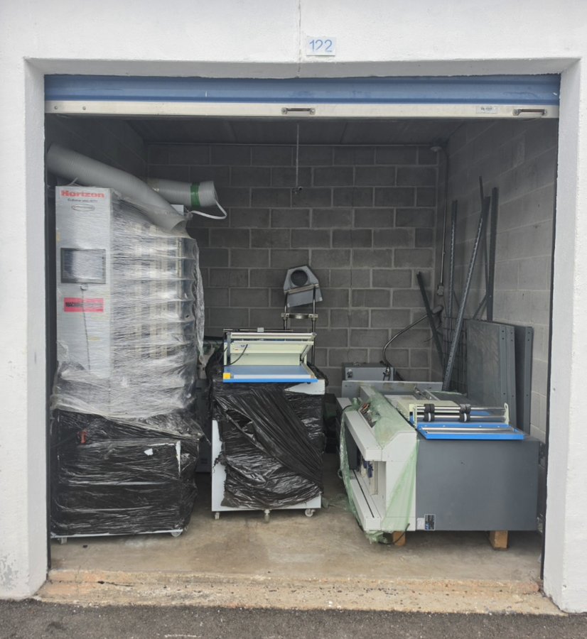 10 x 10 storage unit in Houston, TX