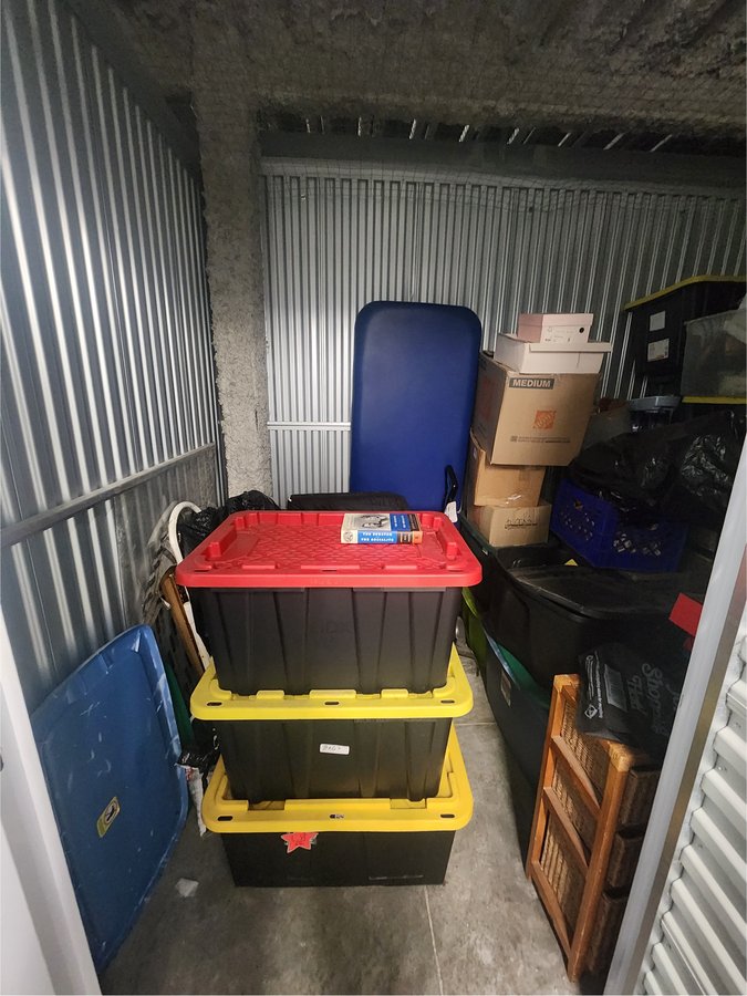 10 x 5 storage unit in Newark, NJ