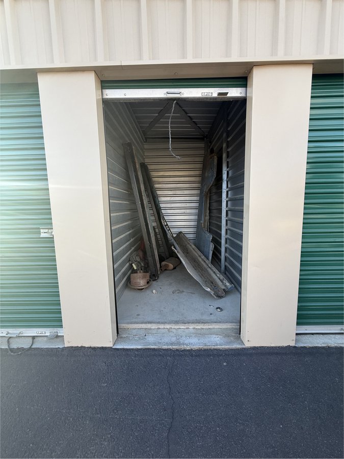 5 x 10 storage unit in Victorville, CA
