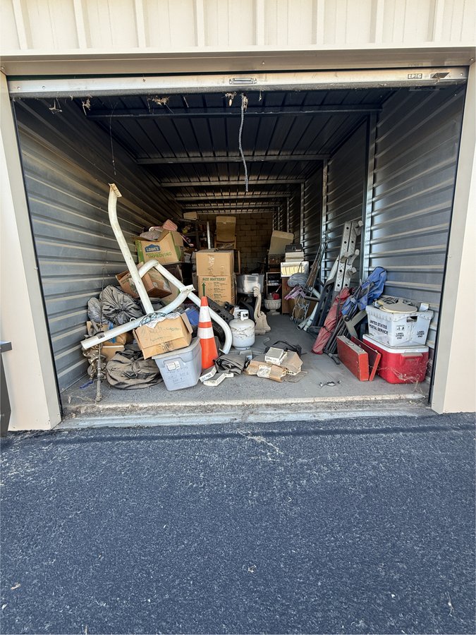 10 x 30 storage unit in Victorville, CA