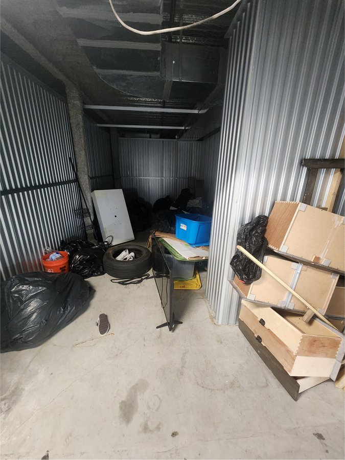 10 x 20 storage unit in Newark, NJ