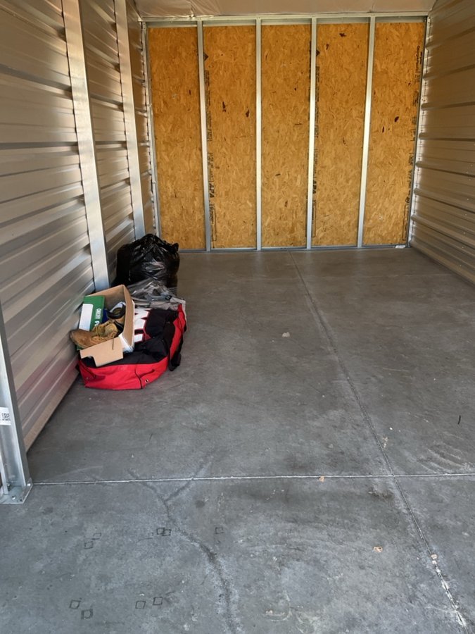 10 x 20 storage unit in Indianapolis, IN