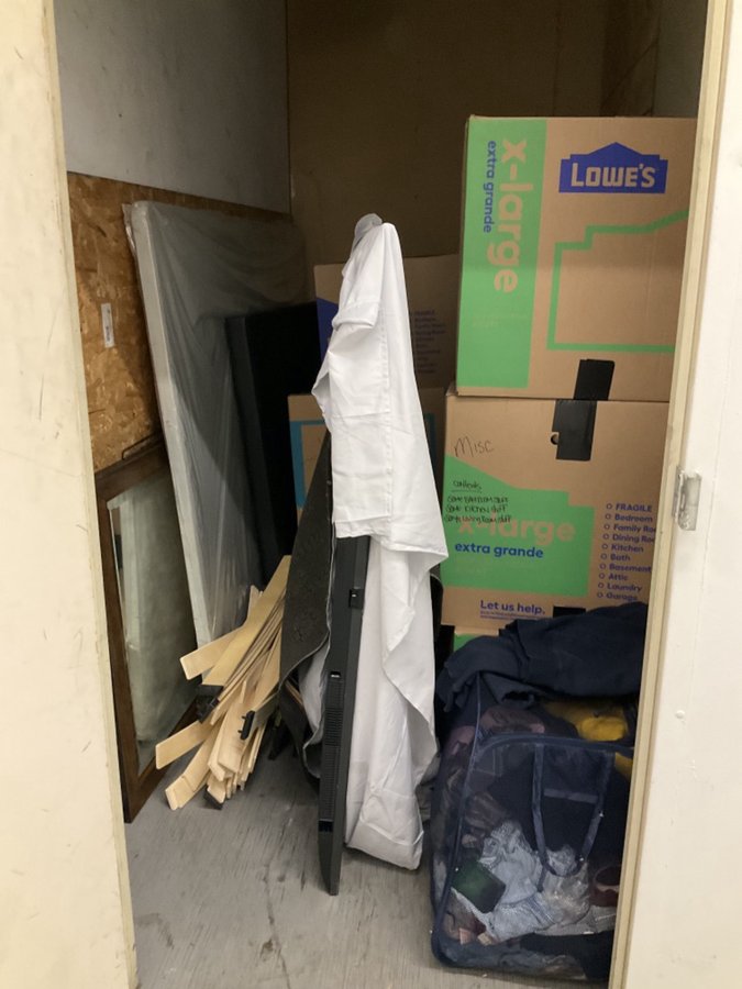 5 x 10 storage unit in Pacoima, CA