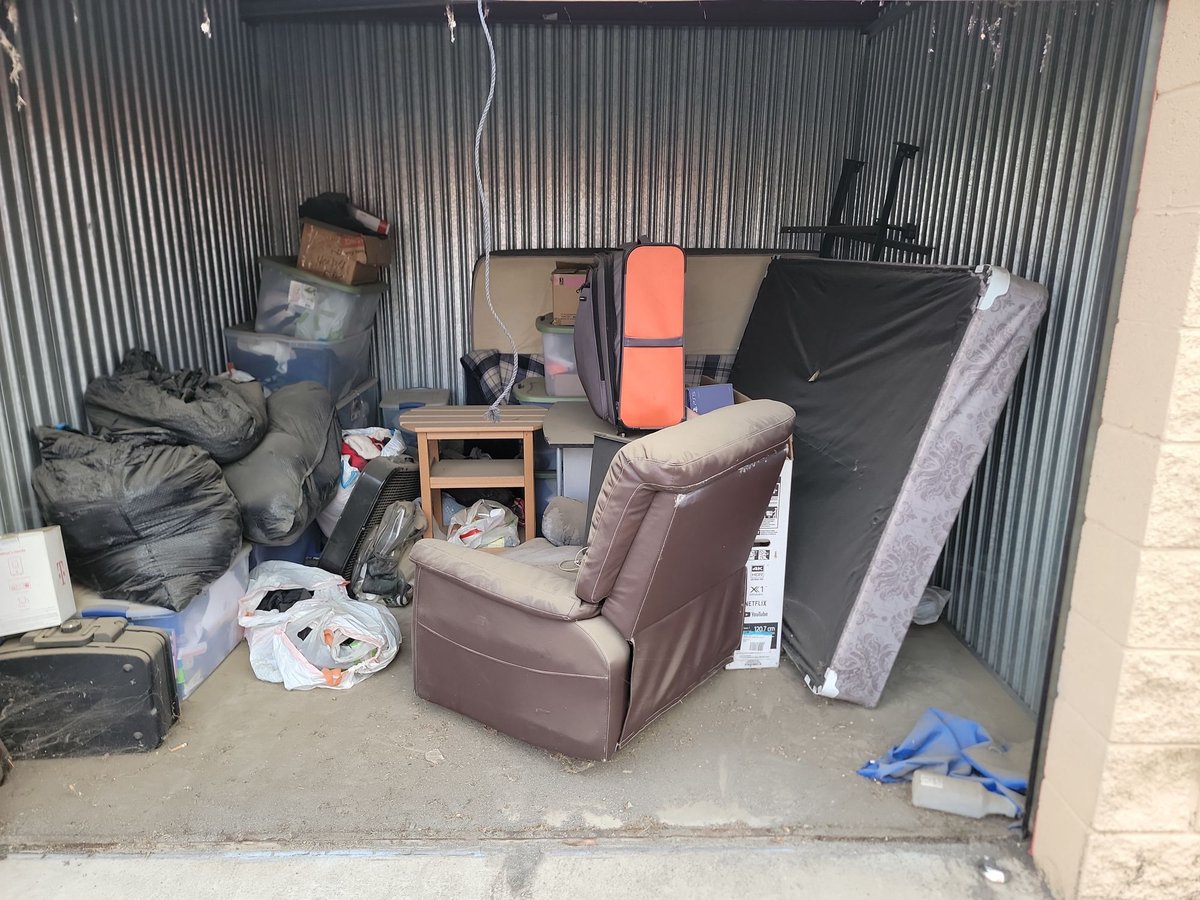 10 x 10 storage unit in Bakersfield, CA