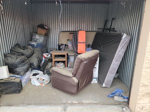 10 x 10 storage unit in Bakersfield, CA