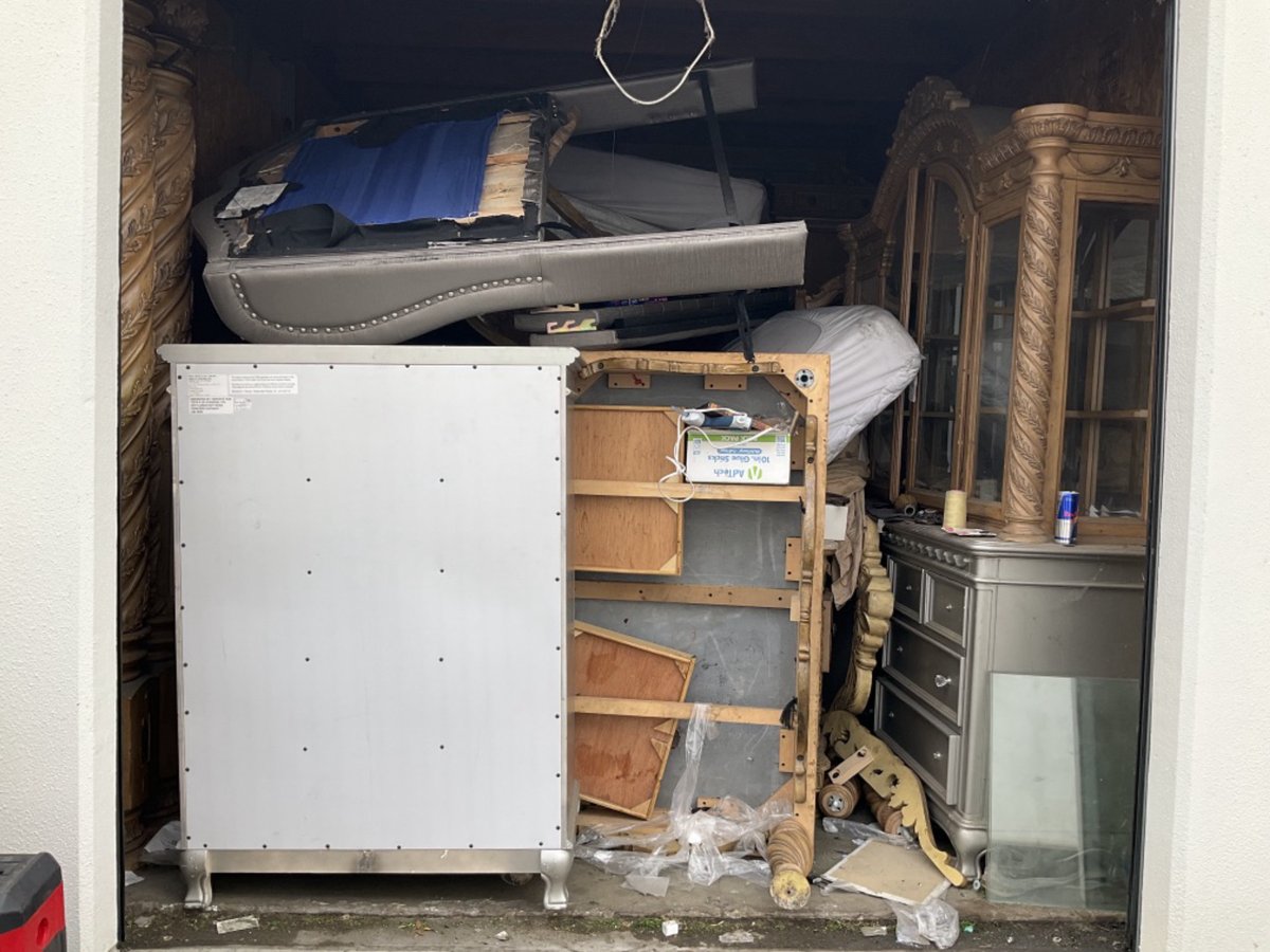 10 x 15 storage unit in Pacoima, CA