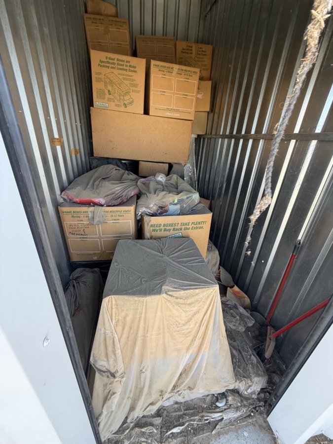 5 x 10 storage unit in Victorville, CA
