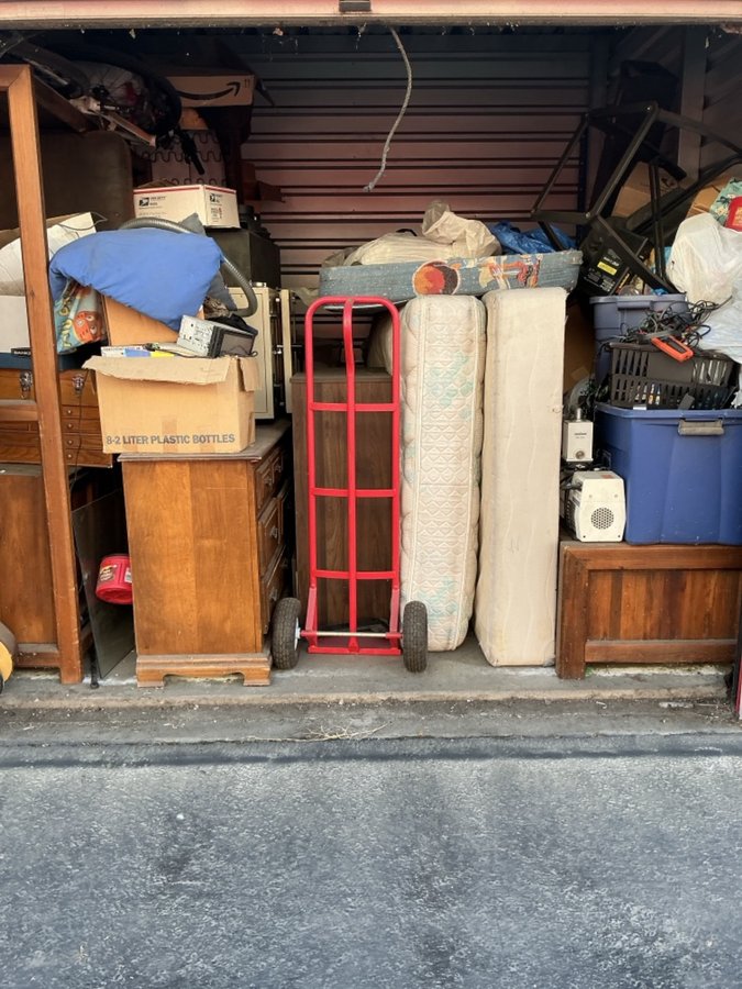 10 x 10 storage unit in Lodi, CA