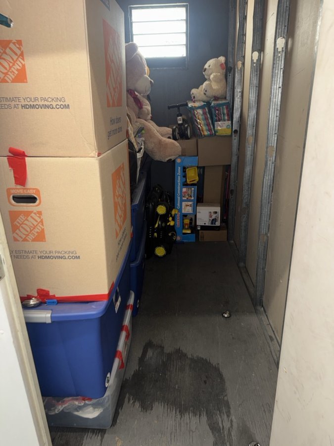 5 x 10 storage unit in Pacoima, CA