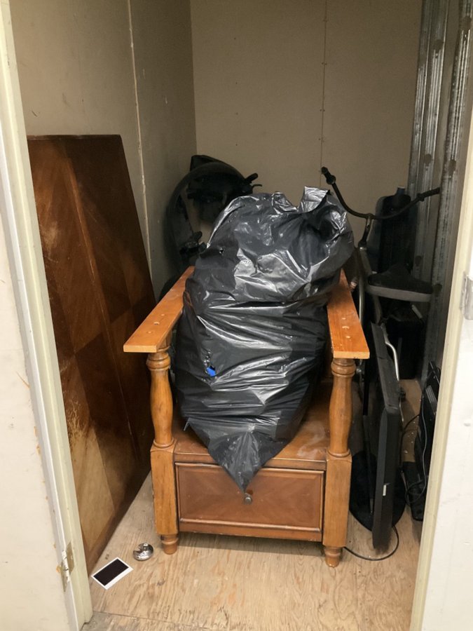 5 x 10 storage unit in Pacoima, CA