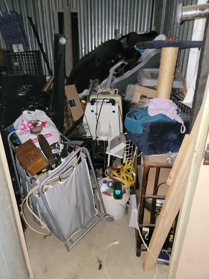 10 x 10 storage unit in Bakersfield, CA