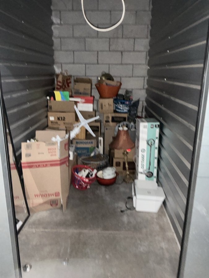 5 x 10 storage unit in Lodi, CA
