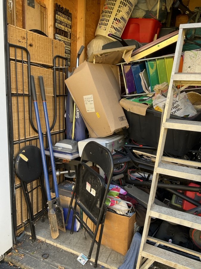 10 x 10 storage unit in Indianapolis, IN