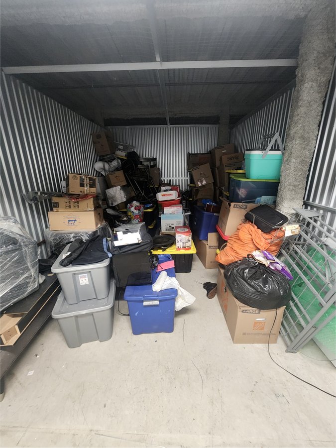 10 x 15 storage unit in Newark, NJ