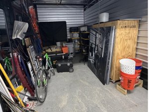 10 x 15 storage unit in Atlanta, GA