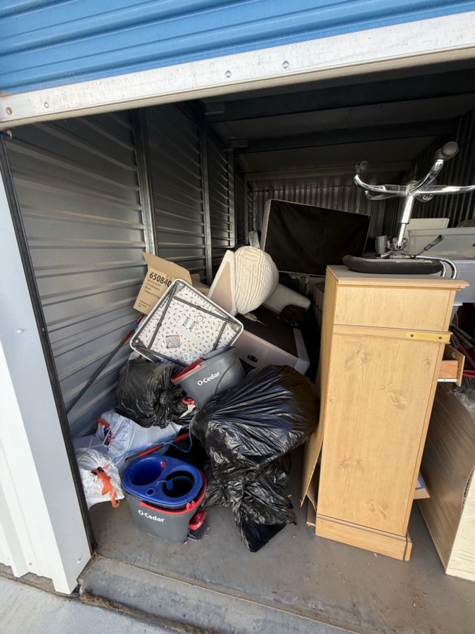 12 x 25 storage unit in Victorville, CA