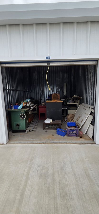 10 x 15 storage unit in Victorville, CA