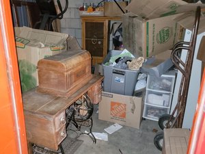 10 x 10 storage unit in Bakersfield, CA