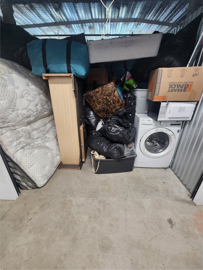 10 x 10 storage unit in Newark, NJ