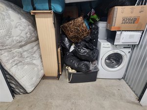 10 x 10 storage unit in Newark, NJ