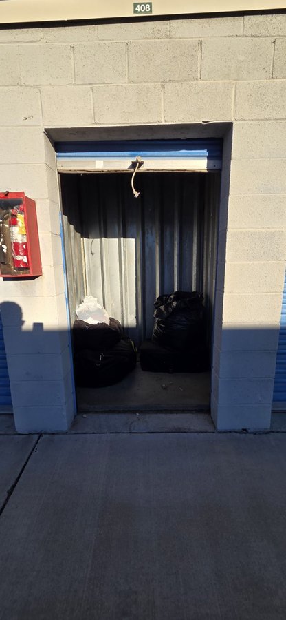 5 x 5 storage unit in Victorville, CA