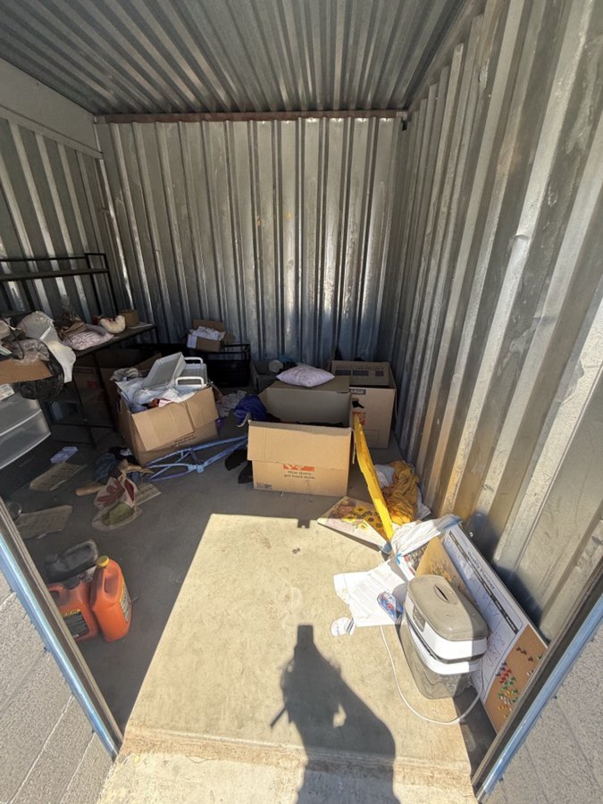 10 x 12 storage unit in Victorville, CA