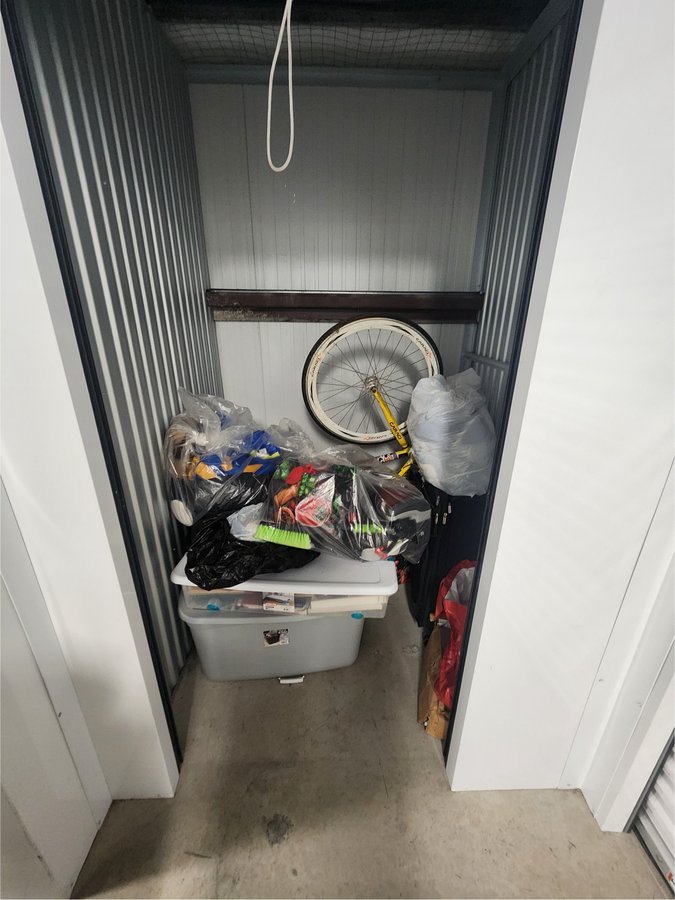 5 x 5 storage unit in Newark, NJ