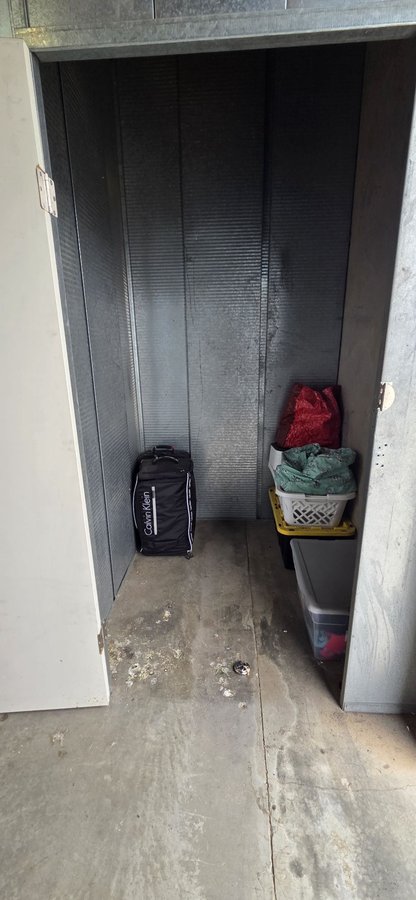 5 x 5 storage unit in Victorville, CA
