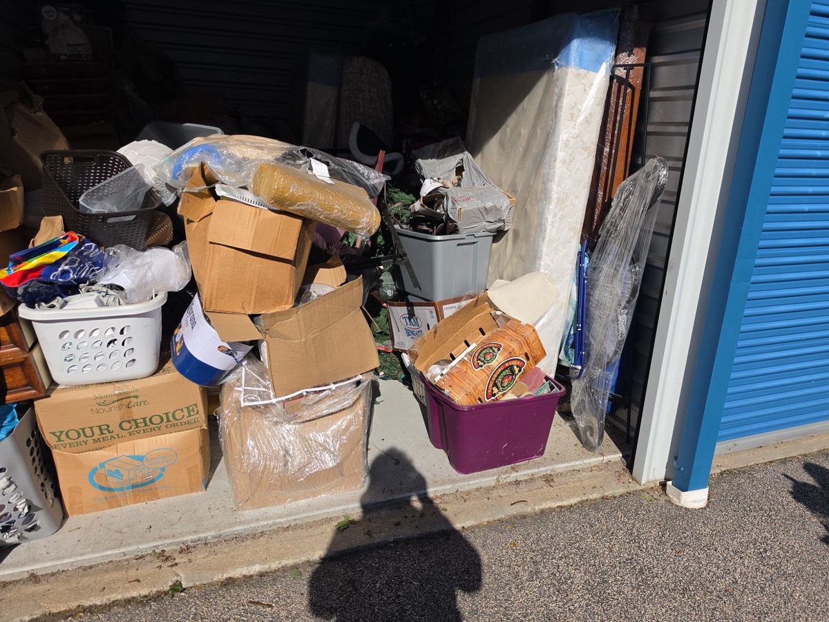 10 x 15 storage unit in New London, CT
