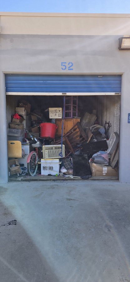 10 x 30 storage unit in Victorville, CA