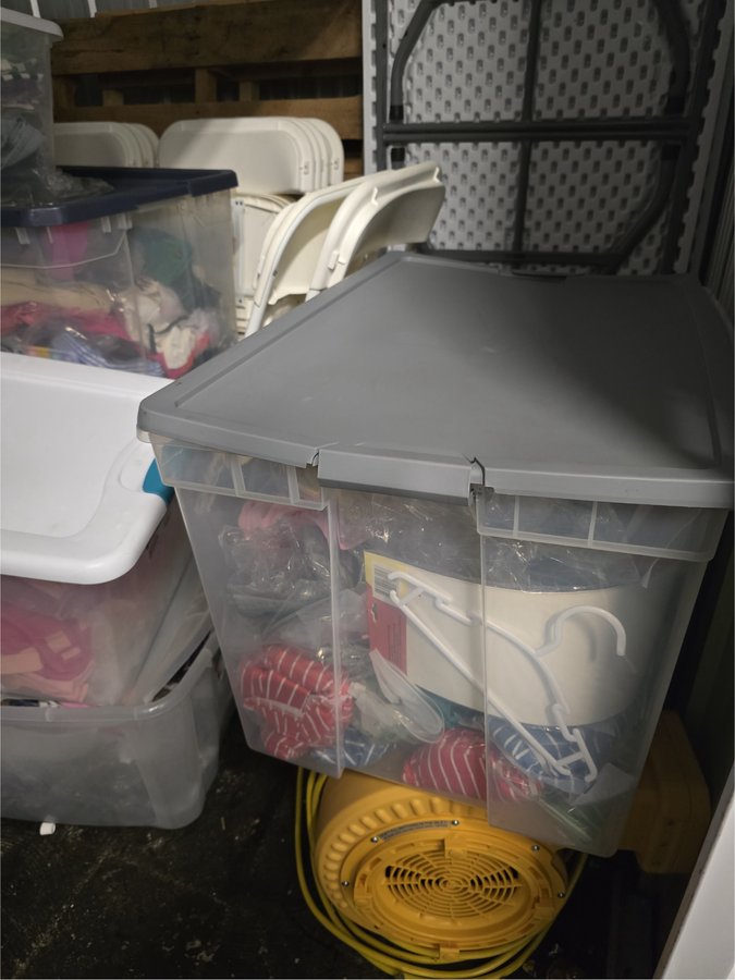 10 x 10 storage unit in Chicago, IL
