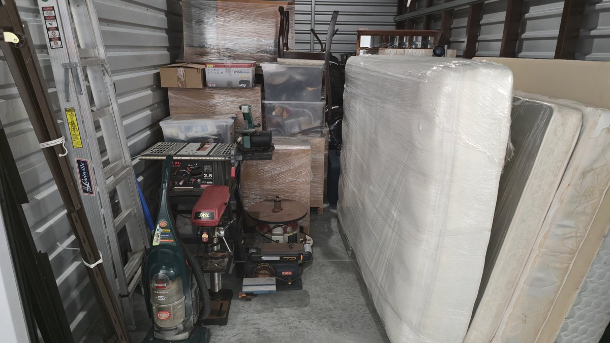 10 x 20 storage unit in Saint Cloud, FL