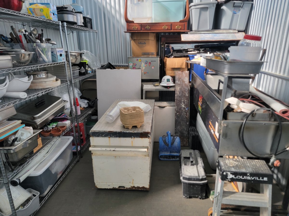 10 x 10 storage unit in Fillmore, CA