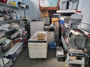 10 x 10 storage unit in Fillmore, CA