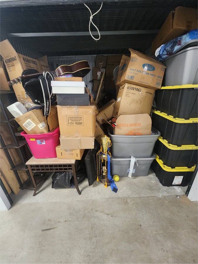 10 x 10 storage unit in Newark, NJ