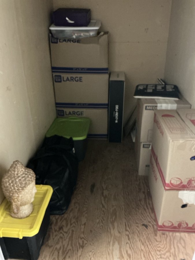 5 x 8 storage unit in San Diego, CA