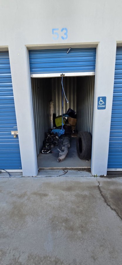 5 x 15 storage unit in Victorville, CA