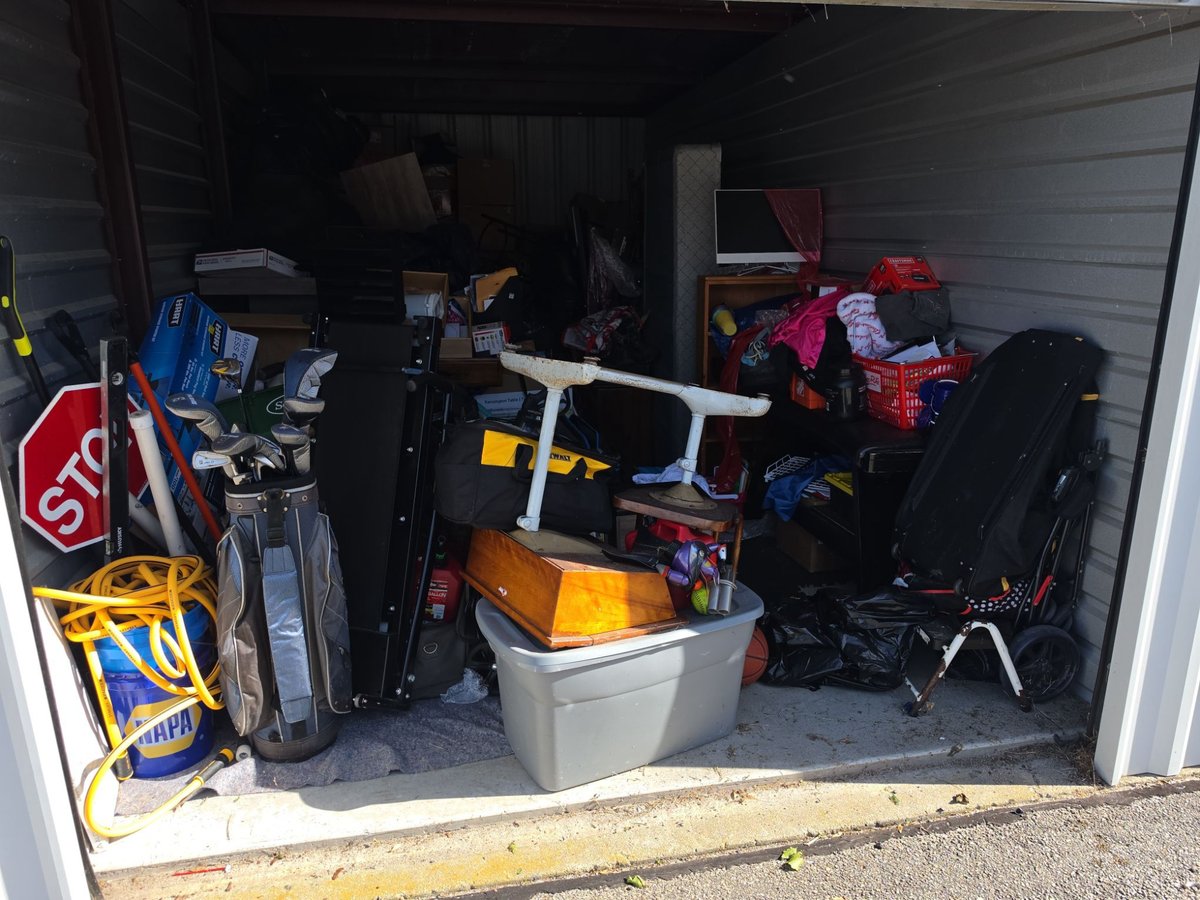 10 x 20 storage unit in New London, CT