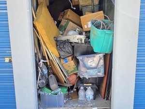 5 x 10 storage unit in Victorville, CA