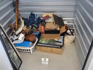 5 x 5 storage unit in Fillmore, CA