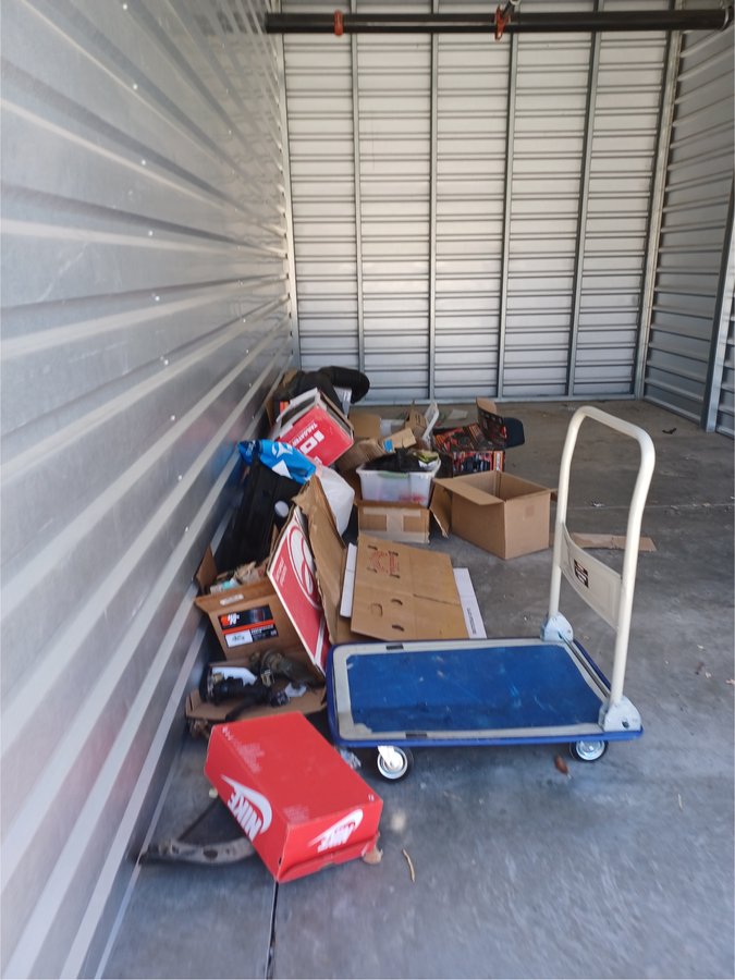 10 x 20 storage unit in Lathrop, CA