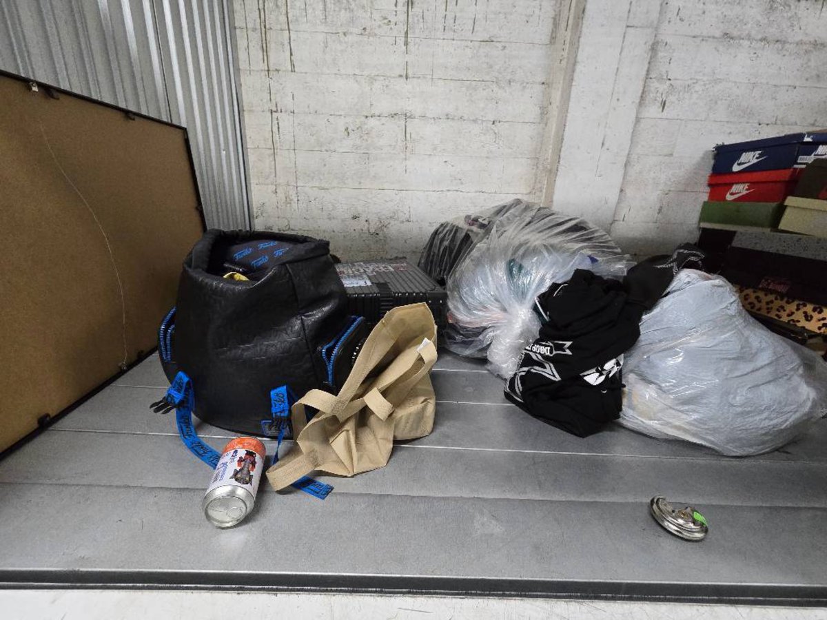 10 x 5 storage unit in Los Angeles, CA