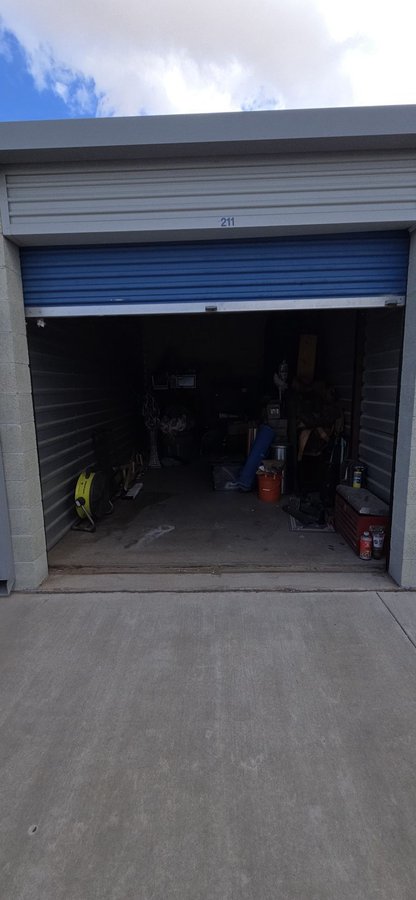 10 x 17 storage unit in Apple Valley, CA