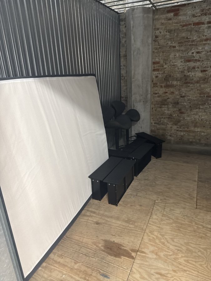 10 x 13 storage unit in Baltimore, MD