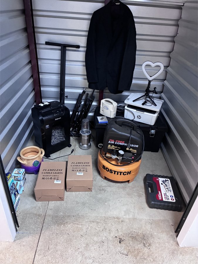 5 x 5 storage unit in Cumming, GA